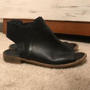Peep toe ankle bootie